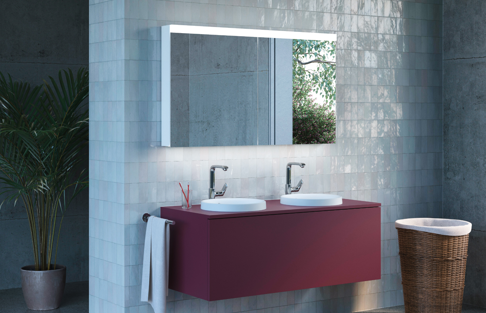 Der puristische LOW Line PLUS LED Spiegelschrank in geradlinigem Design. LOW Line PLUS LED Spiegelschrank an Keramikwand. Dusche auf linker Seite. WC und Lavabo.
